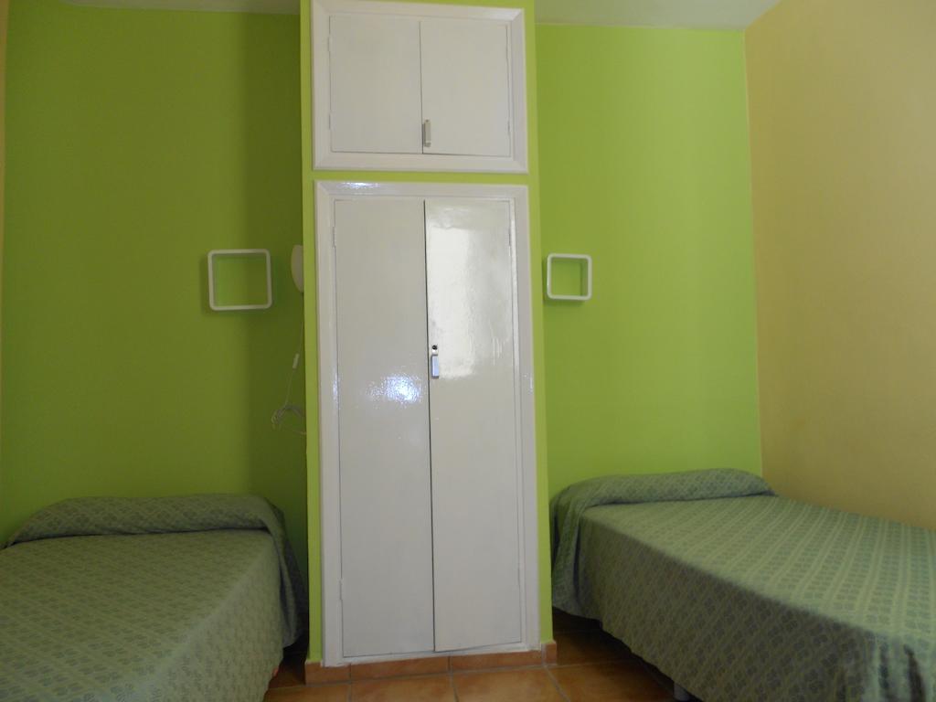 Pension Mova サンタクルスデテネリフェ 部屋 写真