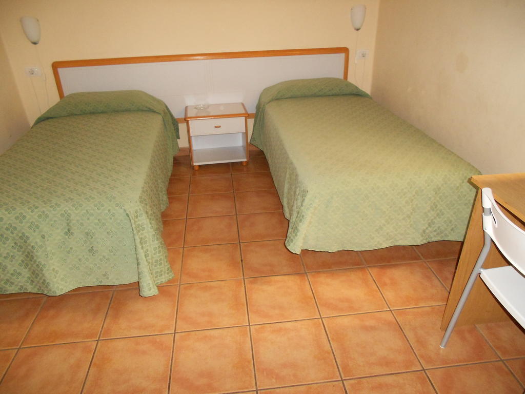 Pension Mova サンタクルスデテネリフェ 部屋 写真